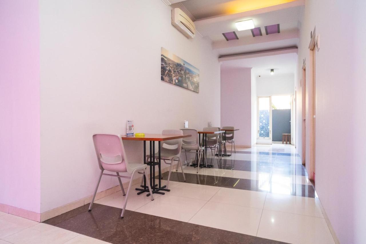 Urbanview Hotel Fiffa Kauman مالانغ المظهر الخارجي الصورة