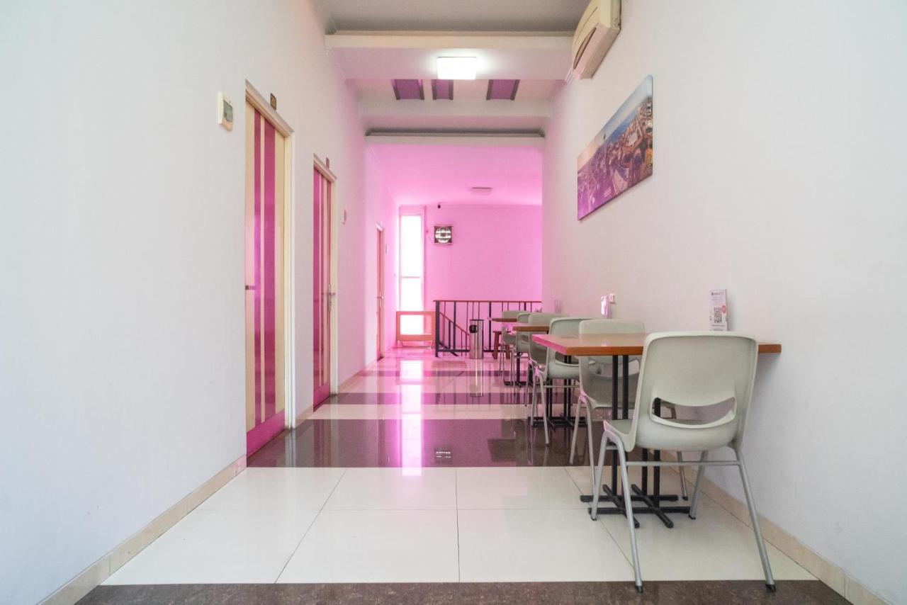 Urbanview Hotel Fiffa Kauman مالانغ المظهر الخارجي الصورة